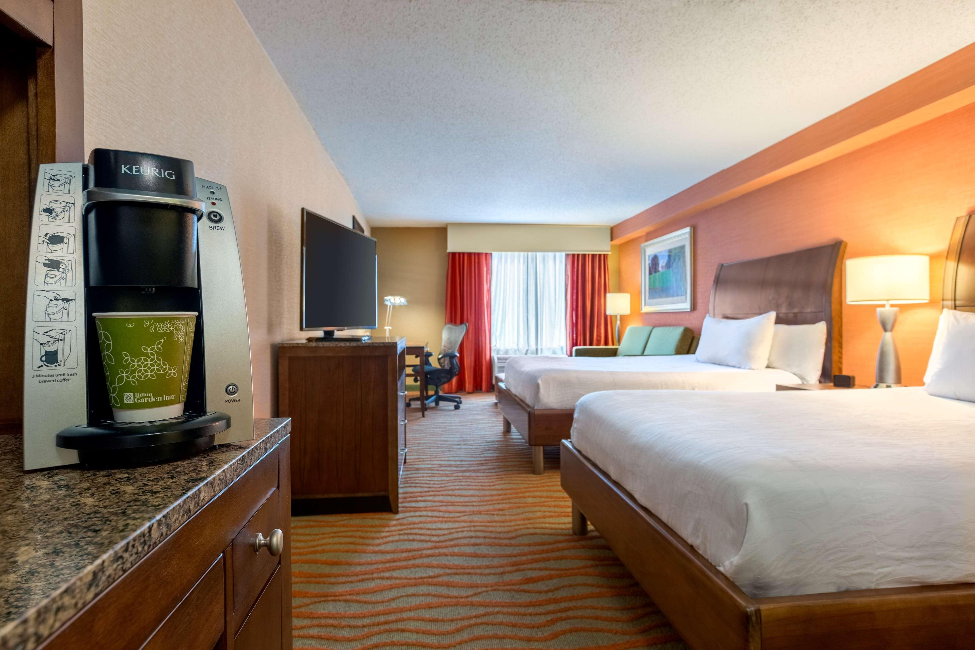 Hilton Garden Inn Arlington/Courthouse Plaza Exterior photo