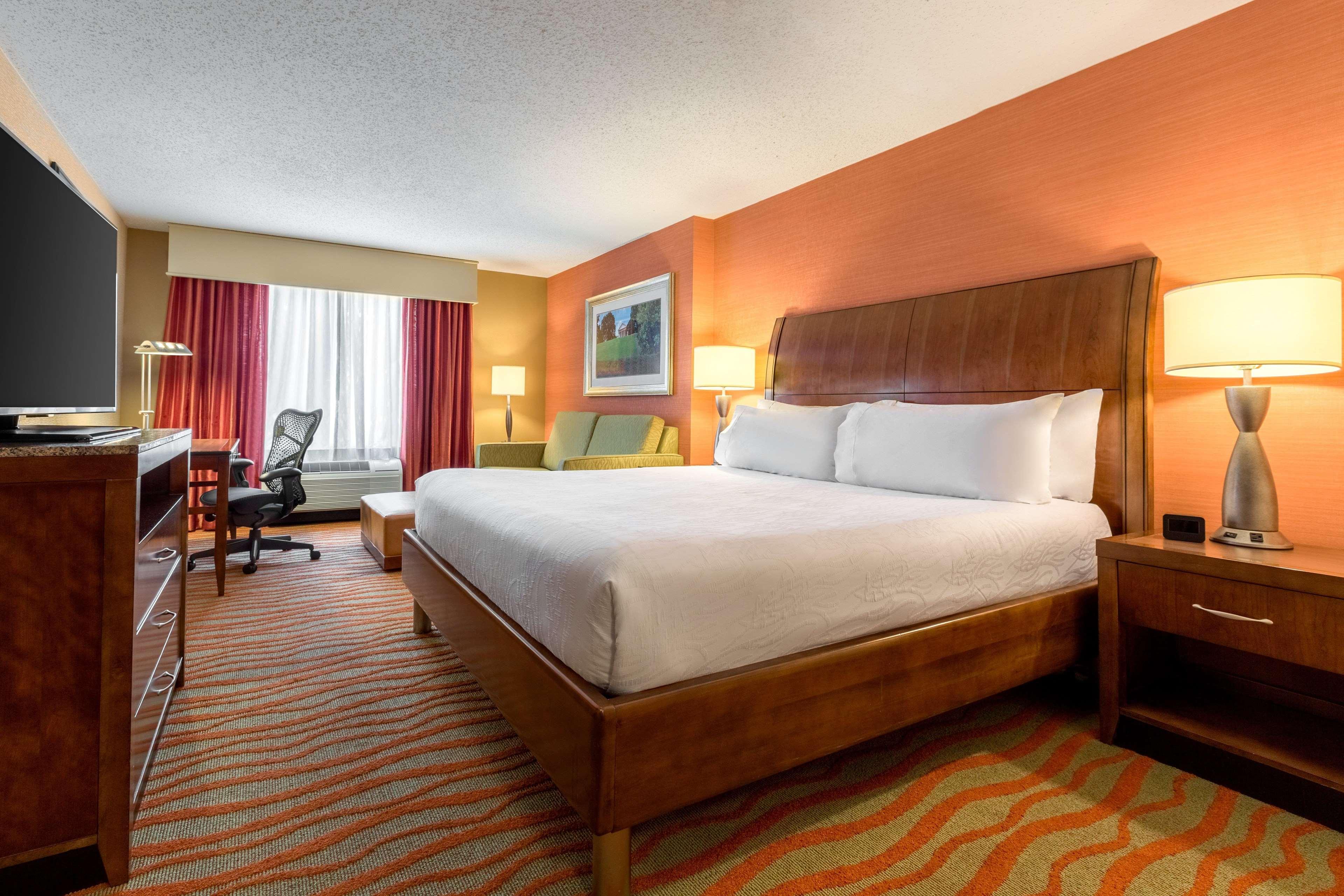 Hilton Garden Inn Arlington/Courthouse Plaza Exterior photo