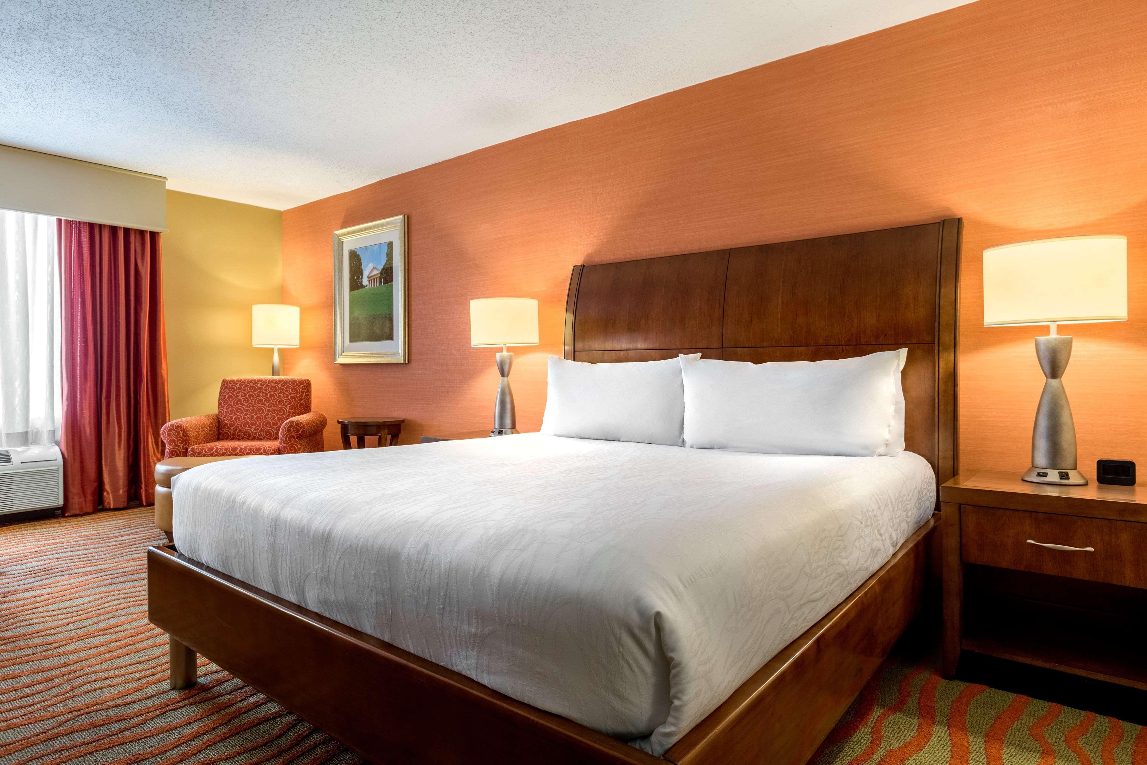Hilton Garden Inn Arlington/Courthouse Plaza Exterior photo