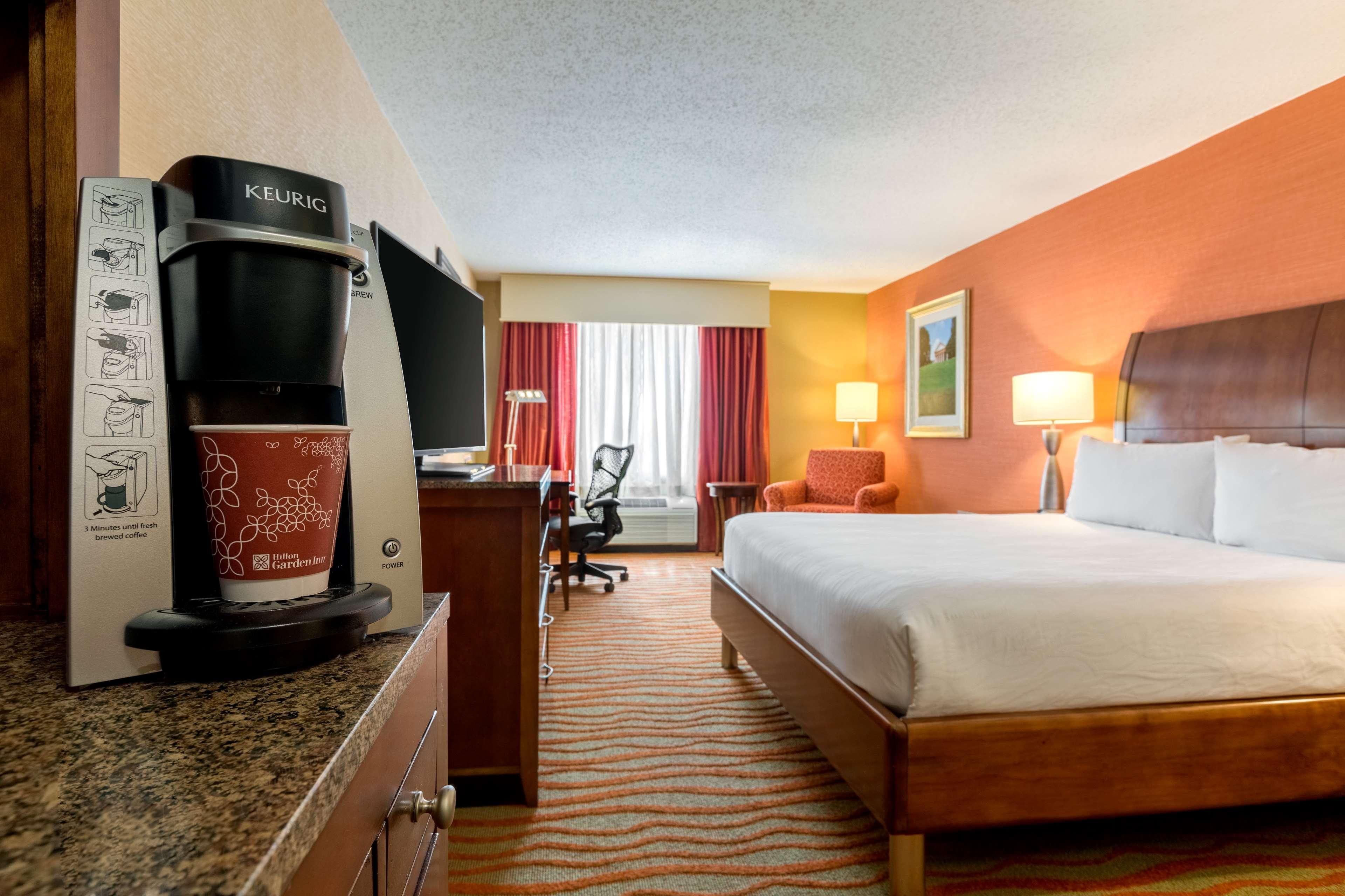 Hilton Garden Inn Arlington/Courthouse Plaza Exterior photo