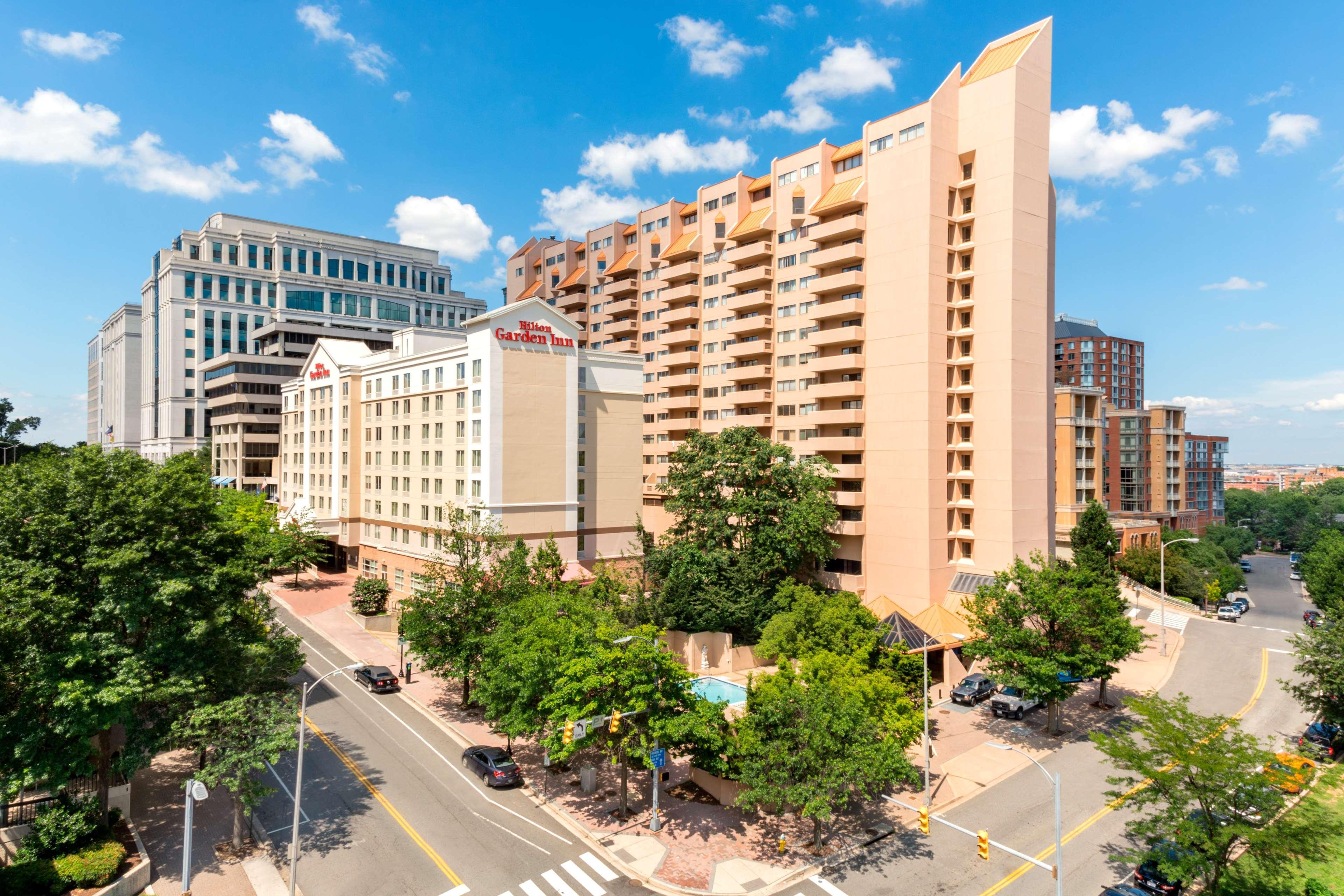 Hilton Garden Inn Arlington/Courthouse Plaza Exterior photo