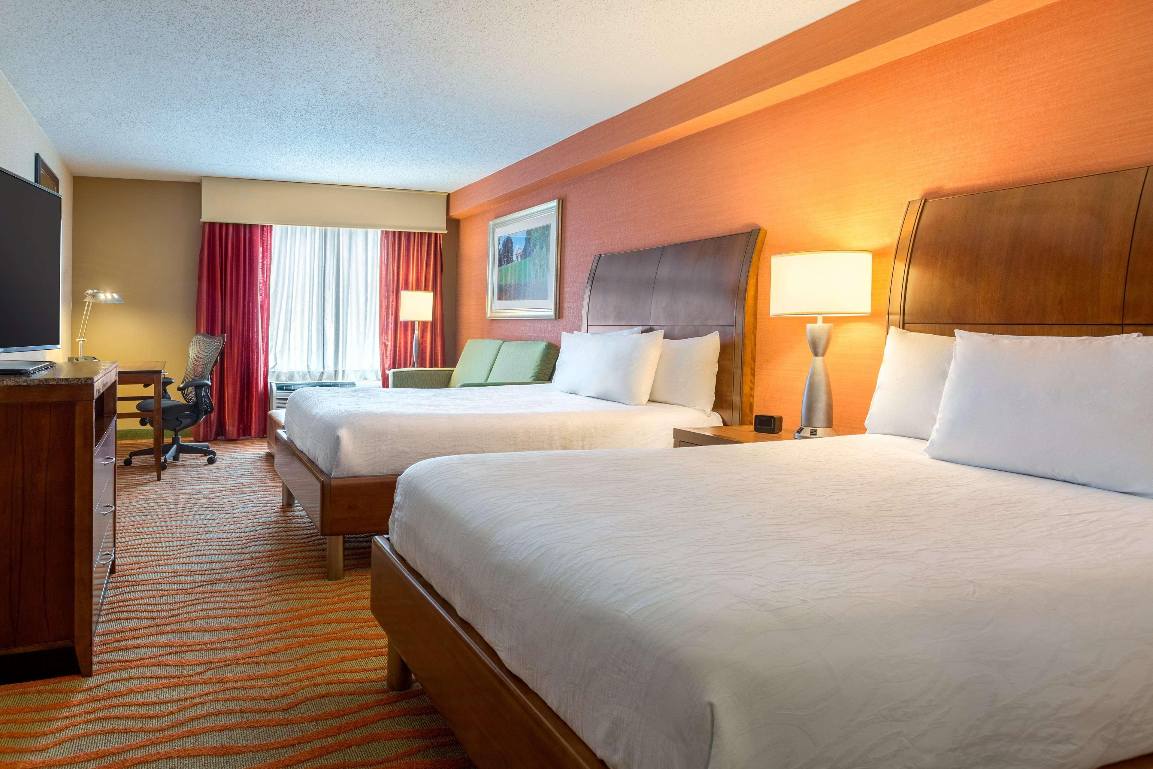 Hilton Garden Inn Arlington/Courthouse Plaza Exterior photo