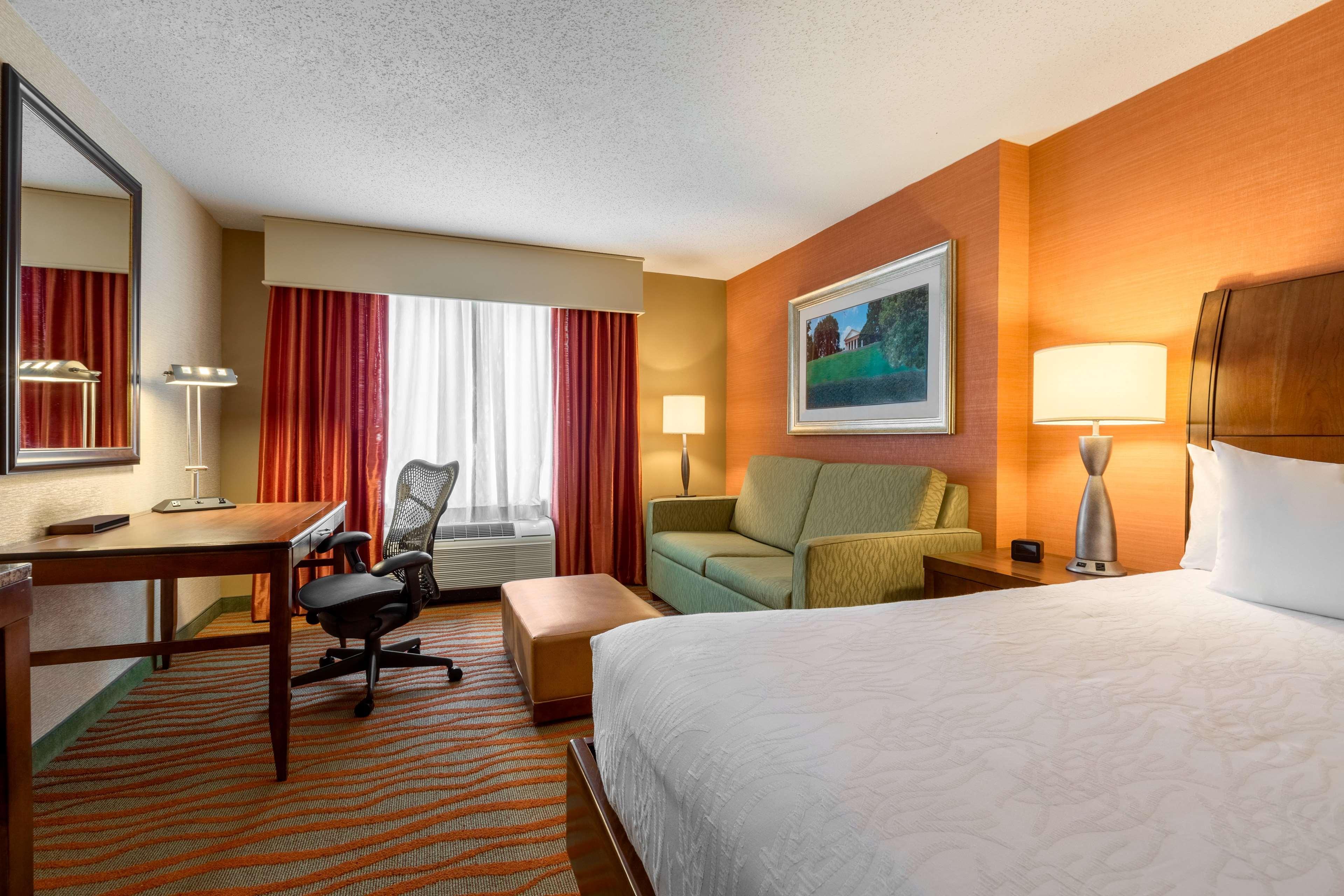 Hilton Garden Inn Arlington/Courthouse Plaza Exterior photo