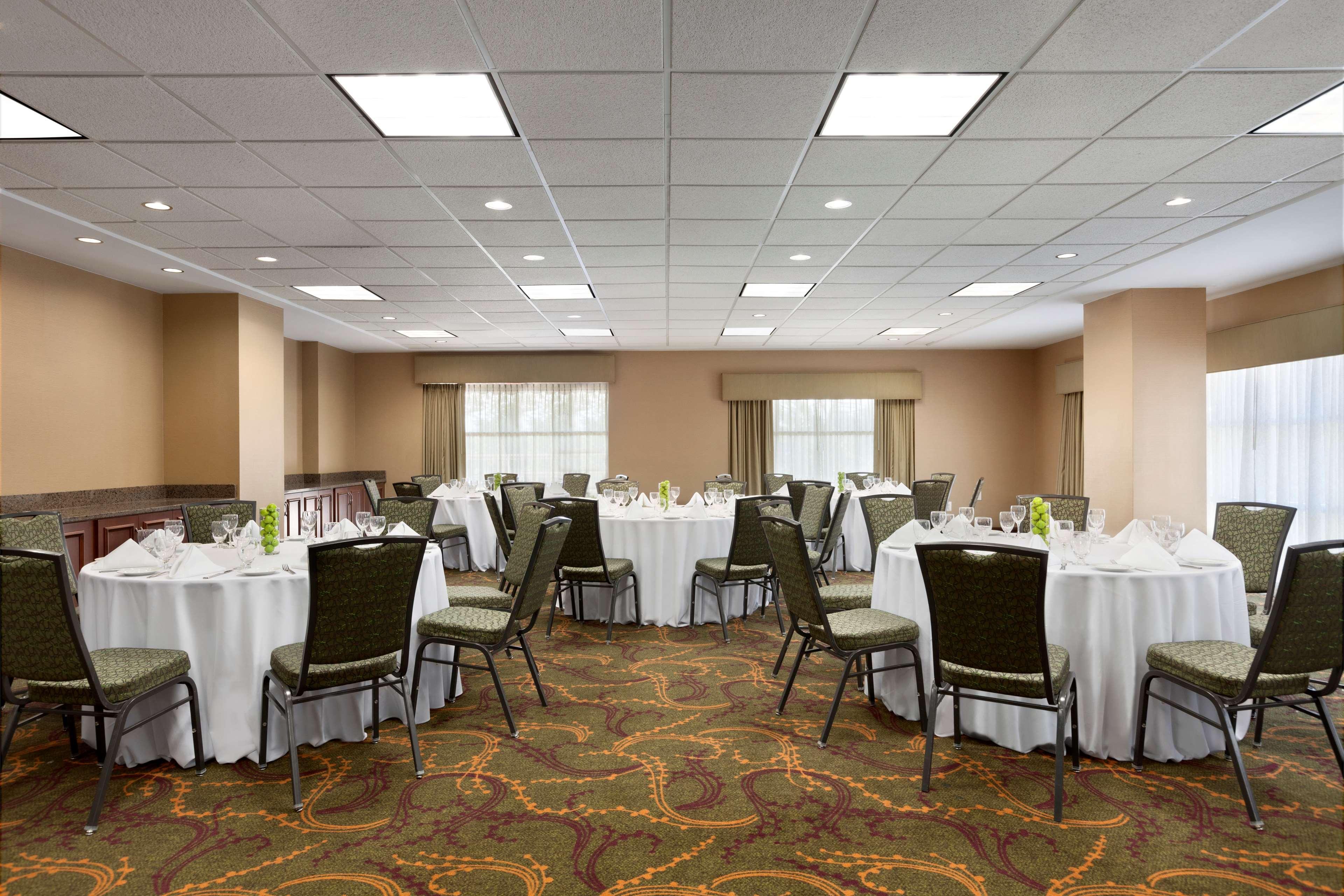 Hilton Garden Inn Arlington/Courthouse Plaza Exterior photo