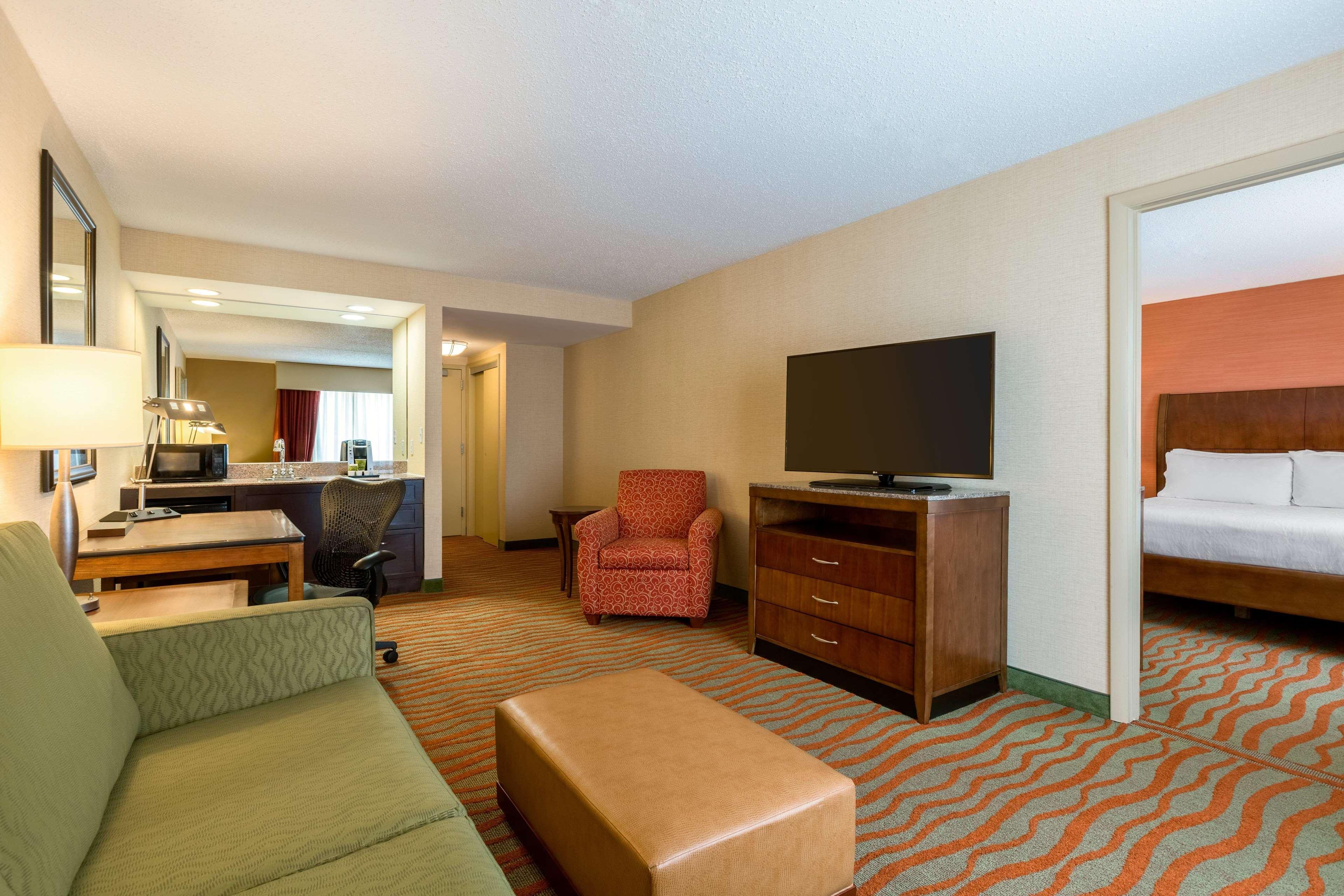 Hilton Garden Inn Arlington/Courthouse Plaza Exterior photo